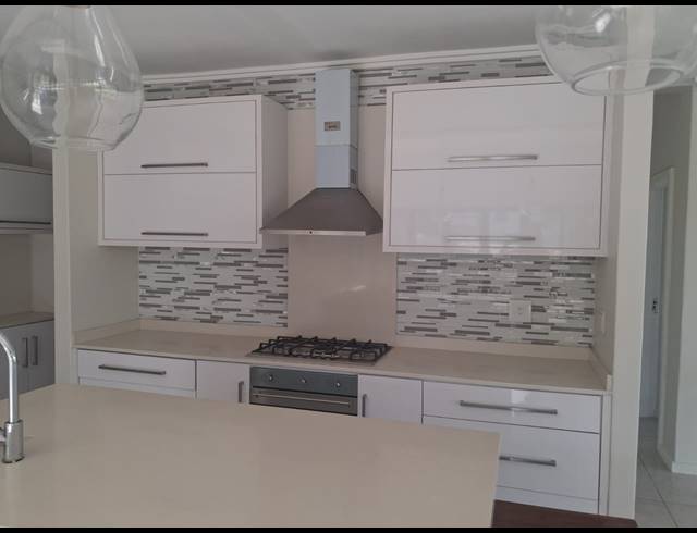 4 BEDROOM HOUSE FOR SALE IN PALM LAKES ESTATE